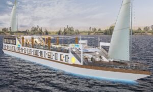 What modern amenities are available on luxury dahabiyas in Egypt?