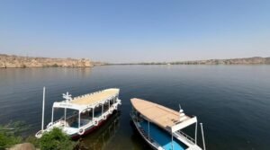 Are there luxury dahabiya cruises catering to small groups along the Nile River?