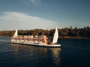 What to Expect from a New Year’s Eve Dahabiya Cruise?
